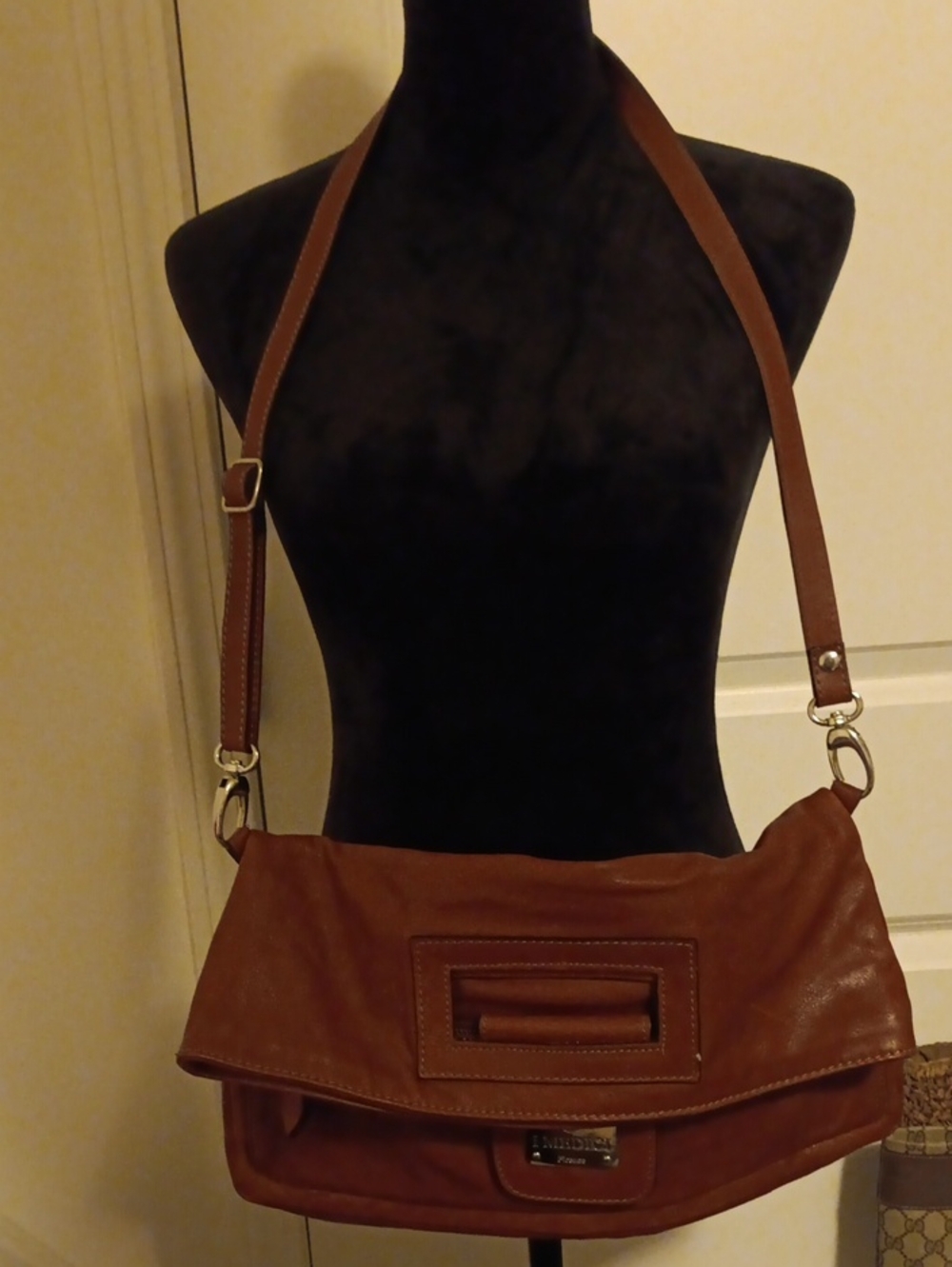Sleek Brown Leather Shoulder Bag with Fold-Over Flap